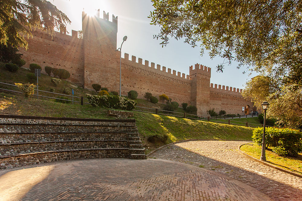  Castello di Gradara (PU) - Biocamini Artigianali ed Artistici senza canna fumaria realizzati da Alessandro Romagnoli